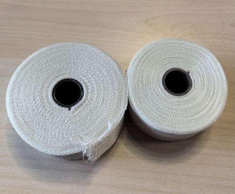 0.13mm 厚さ ガラスの布の隔熱テープ 断裂強度 ≥250N/10mm X100mm 非アルカリ性