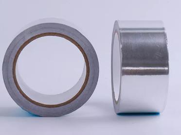 125um 厚さ プレミアムグレード アルミ箔テープ 溶剤系アクリル粘着剤付き 電解めっきおよび塗料剥離におけるマスキング作業に優れた保護性能